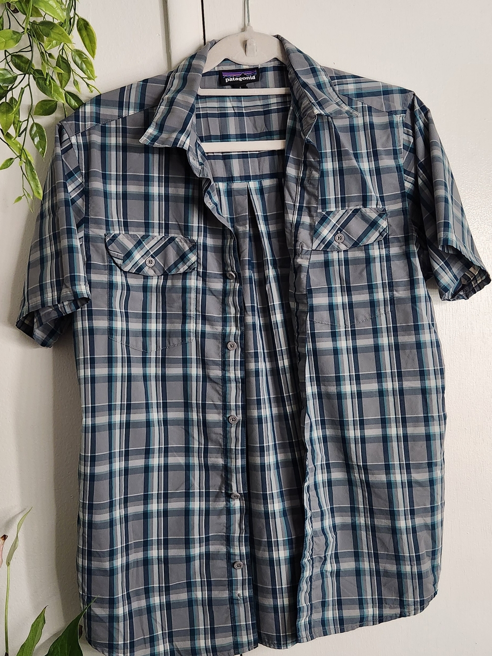 🌲 Patagonia Plaid Button-Up 🌊 | Men’s S | Outdoor Essential 🔥